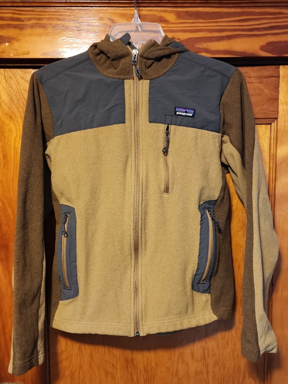 Patagonia Cedars Two-Tone Olive Green & Charcoal Hooded Fleece Jacket Small